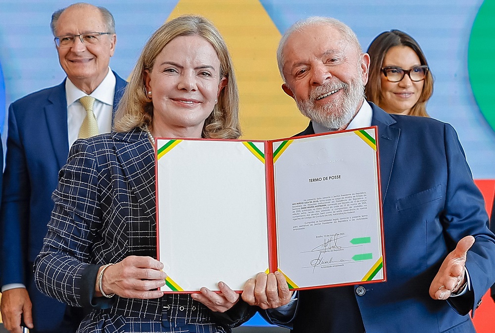 O que significa a entrada de Gleisi Hoffmann no governo?