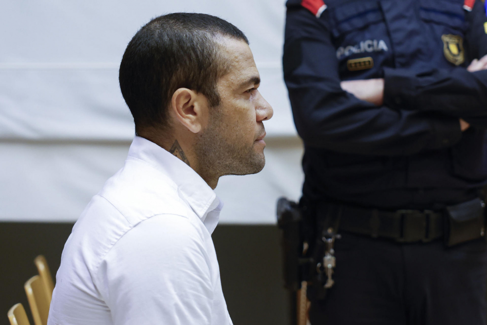 Justiça da Espanha anula condenação de Daniel Alves por estupro