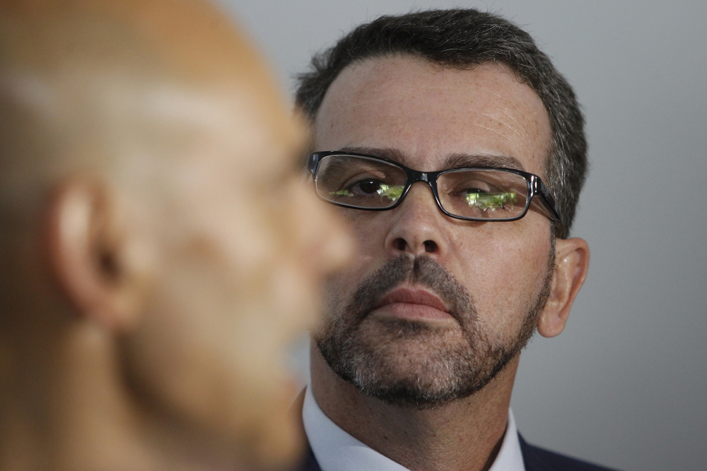 Alexandre de Moraes autoriza desbloqueio de contas de Rivaldo Barbosa