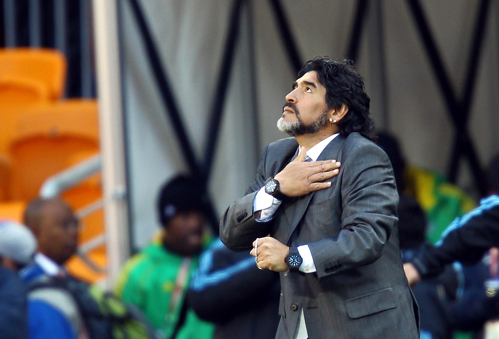Promotoria pede até 12 anos de prisão para equipe que cuidava de Maradona