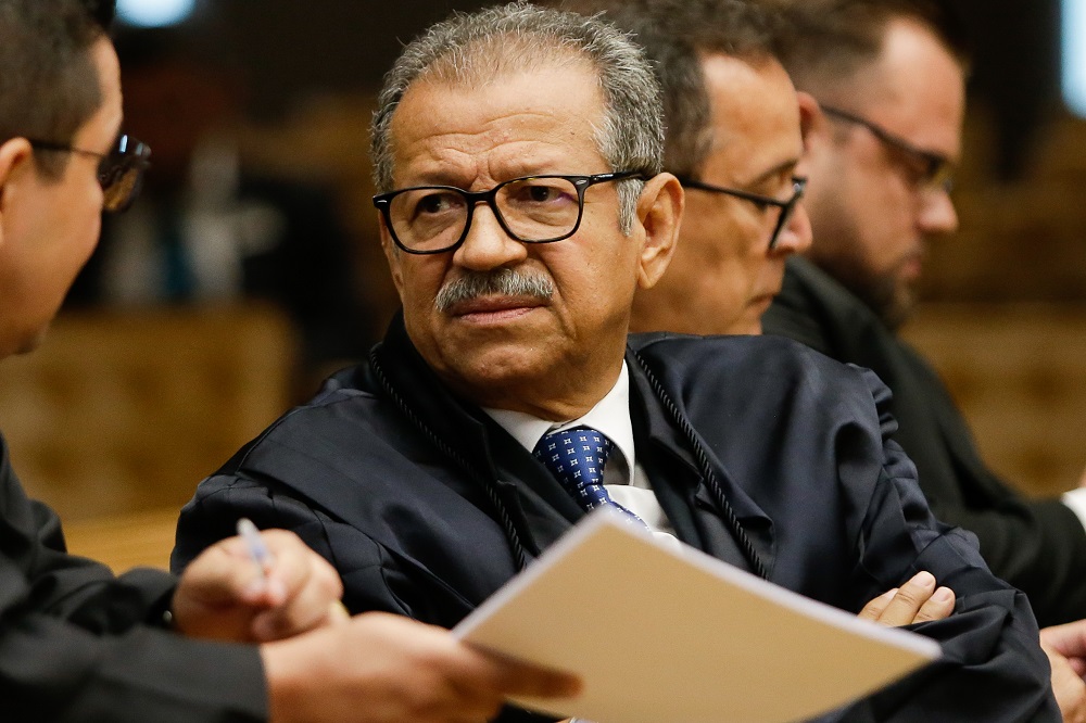 Advogado de Filipe Martins é detido por desacato em julgamento da suposta trama golpista