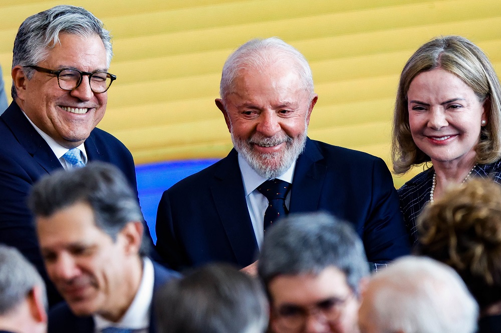 Lula não é Dorival, mas é um técnico de seleção, dizem aliados