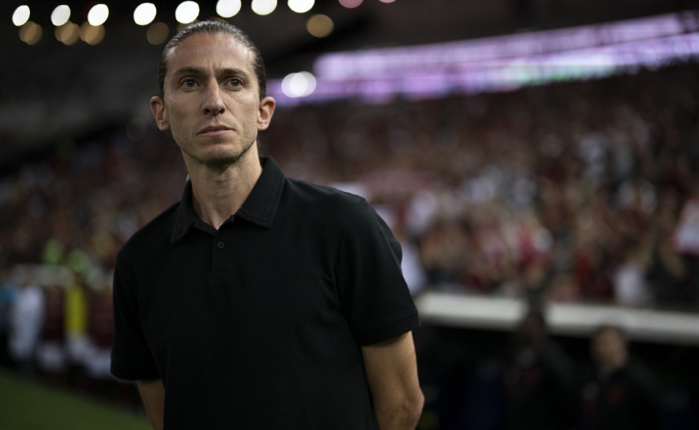 Filipe Luís lamenta queda de Dorival e despista sobre seleção: ‘Tenho contrato com o Flamengo’