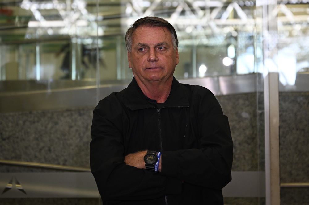 STF confirma presença de ministros no julgamento de Bolsonaro; Mendonça vota contra Dino e Moraes