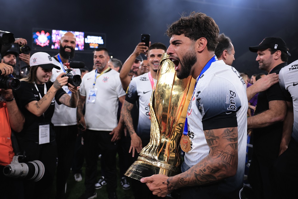 Yuri Alberto diz que pode renovar com o Corinthians, e Romero brinca sobre Memphis: ‘Está bem brasileiro’
