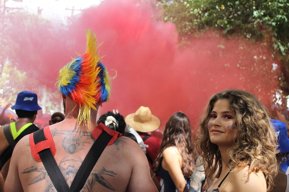 Foliões são vistos durante o desfile do Bloco Bastardos, no bairro de Pinheiros, na zona oeste da cidade de São Paulo