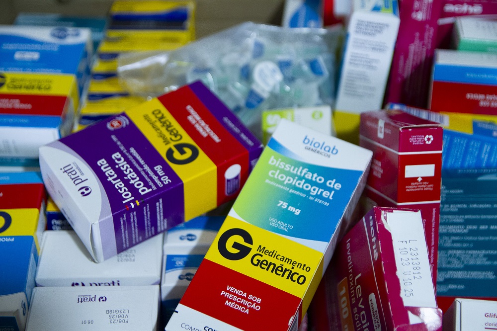 Justiça Federal suspende resolução que autorizava farmacêuticos a prescrever medicamentos