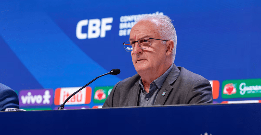 Dorival ‘acalma’ fala de Raphinha sobre ‘porrada’ contra Argentina e confirma mudanças no time