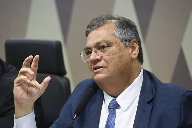 Dino autoriza 3º inquérito sobre Lulinha por suposto tráfico de influência