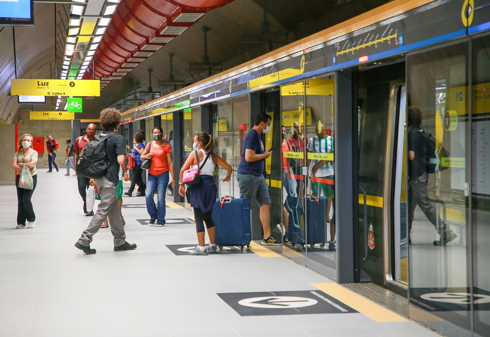 Metrô de SP volta momentaneamente a vender bilhete antigo para desativar tickets impressos