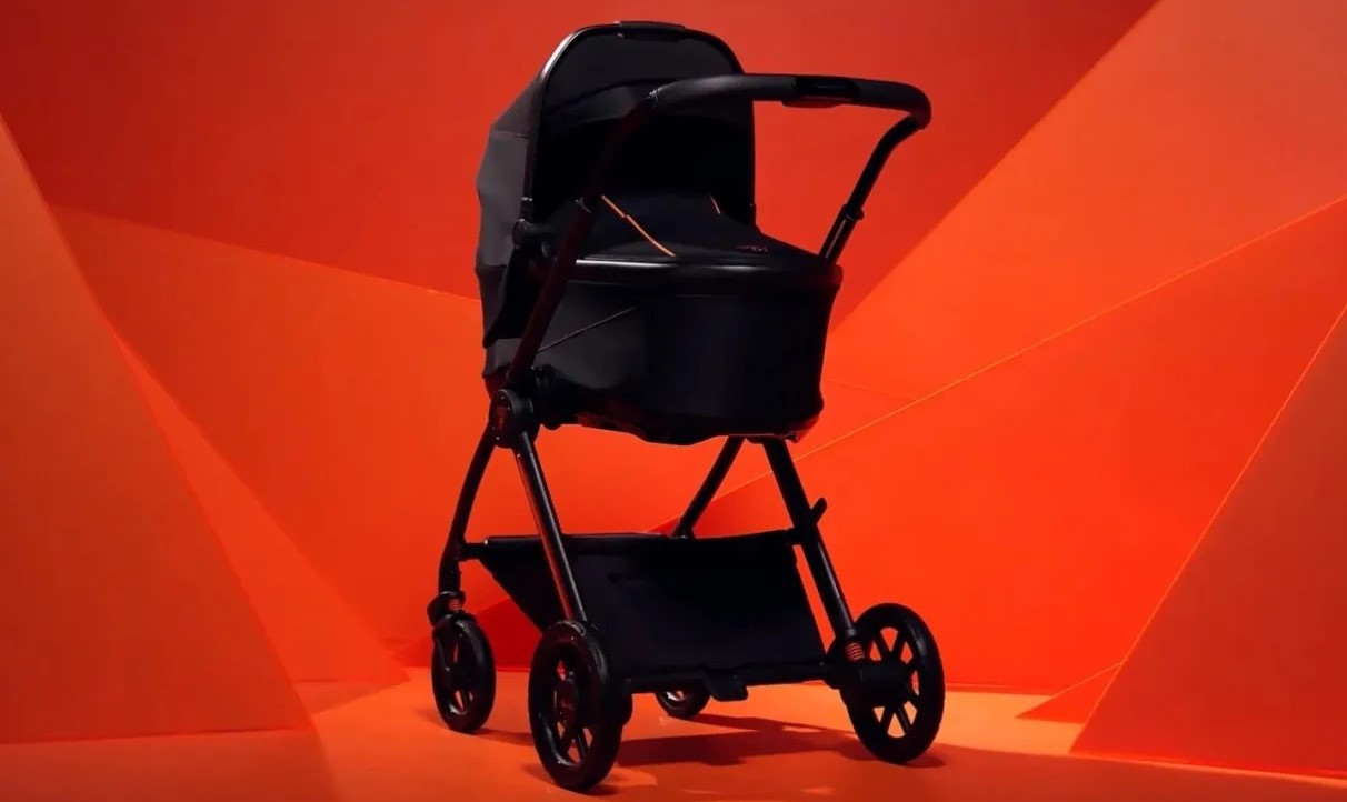 Lamborghini lança carrinho de bebê por R$ 30 mil