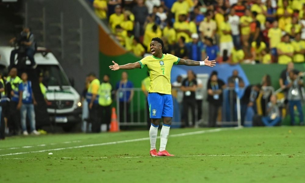 Vinicius Júnior decide, Brasil vence Colômbia e sobe para 2ª posição nas Eliminatórias