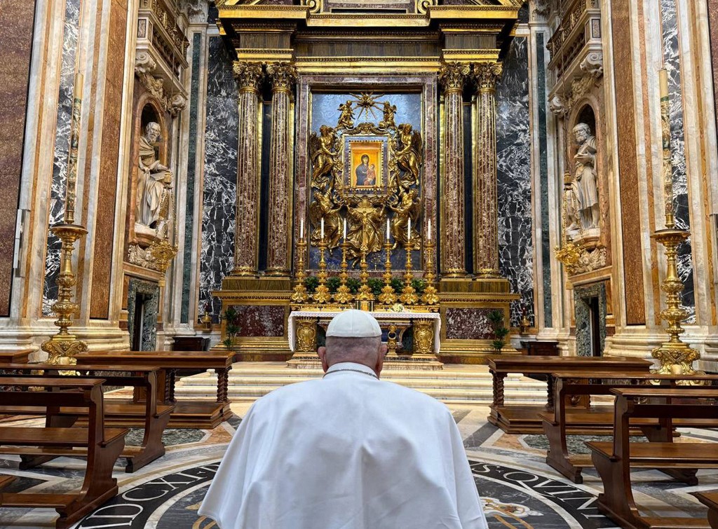Papa Francisco visita a Basílica de Santa Maria Maior antes da Semana Santa