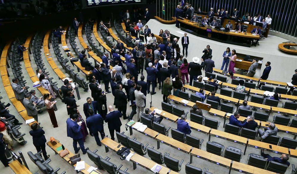 Avanço da direita reconfigura alianças no Congresso