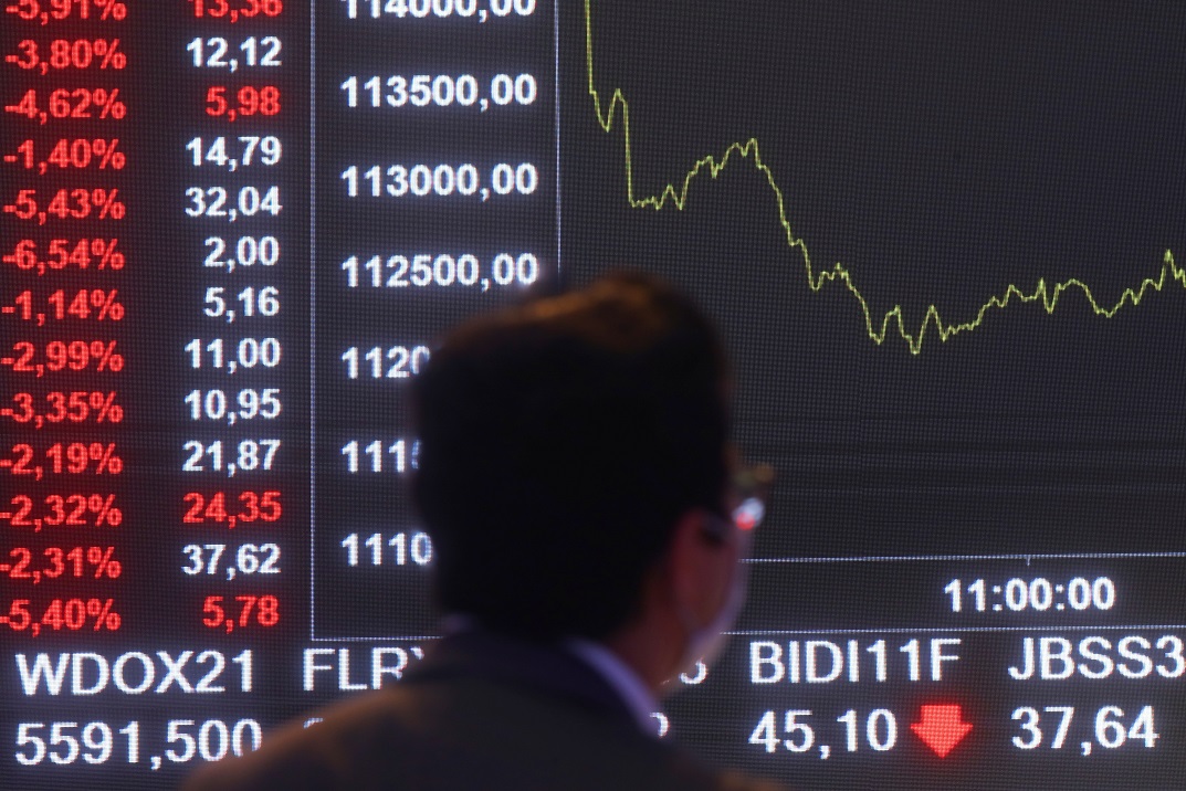 Bolsas globais fecham em queda generalizada após anúncio de tarifas de Trump