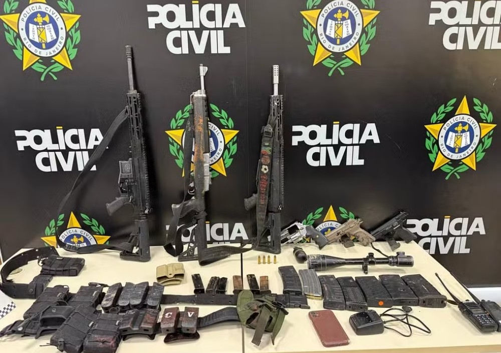 Operação na Baixada Fluminense para prender suspeitos de atacar delegacia deixa sete mortos