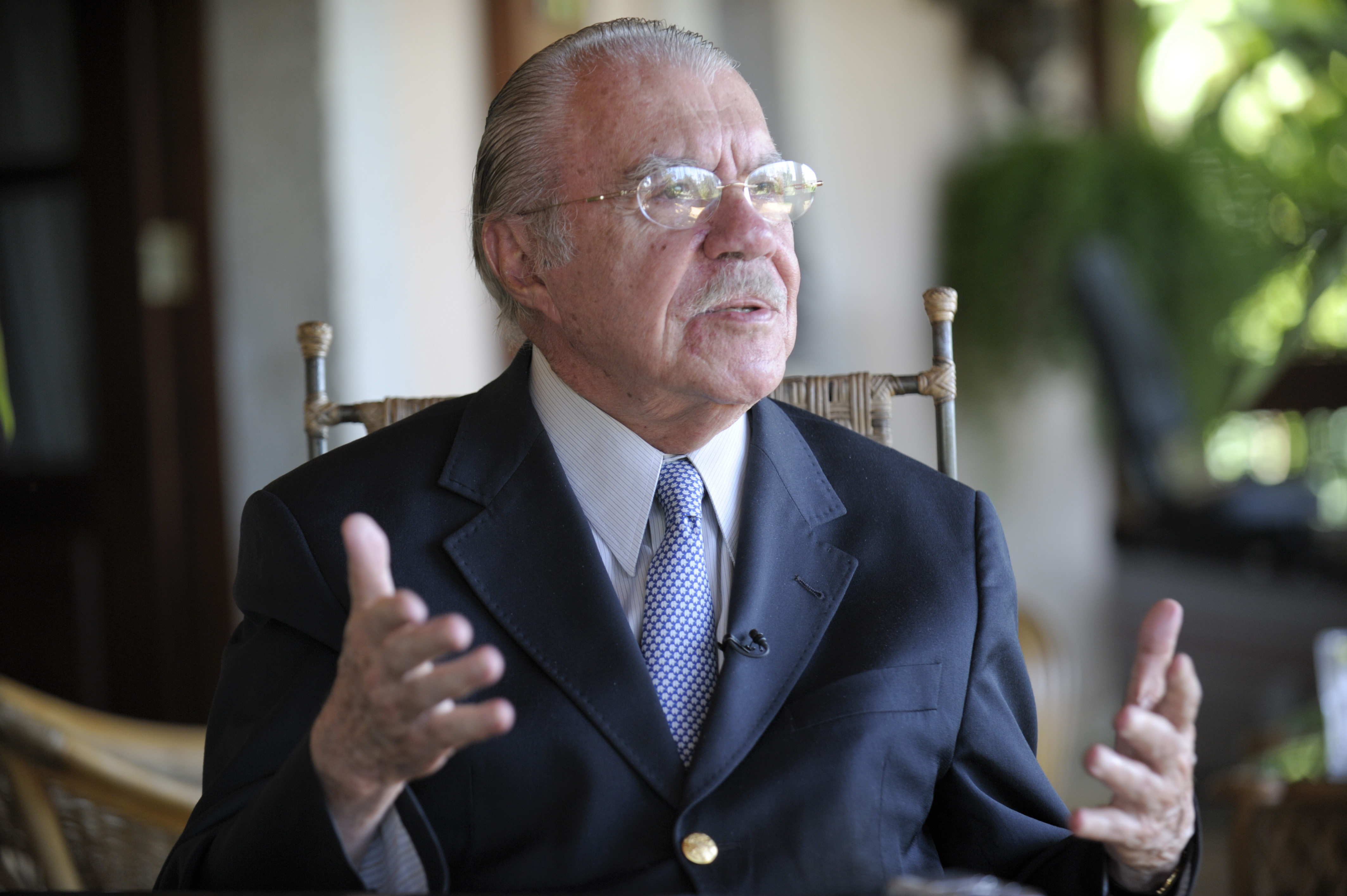 Ex-presidente José Sarney é internado com quadro de pneumonia no Maranhão