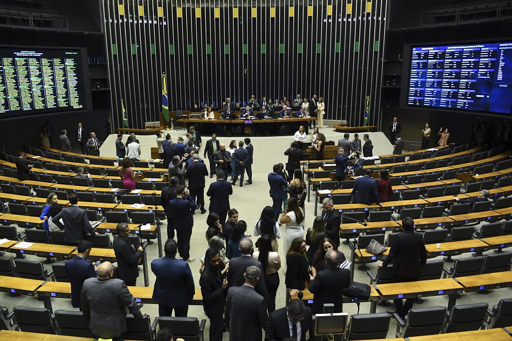 Tanto tempo para aprovar um orçamento ‘frágil’