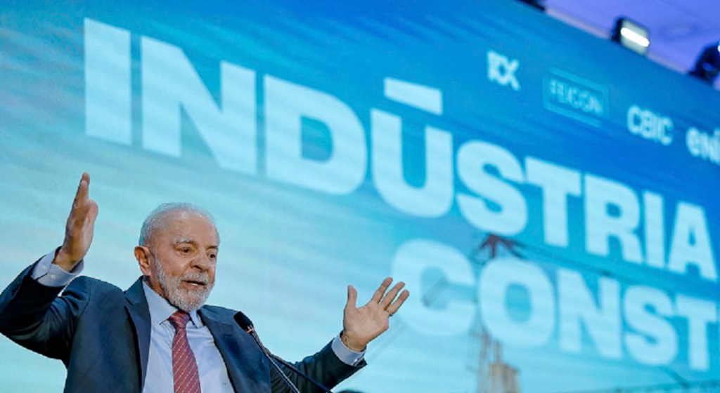 Lula diz que Brasil está ‘enxugando gelo’ no combate ao déficit habitacional