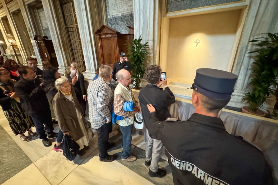 A Basílica de Santa Maria Maior abre ao público para visitas ao túmulo de Francisco