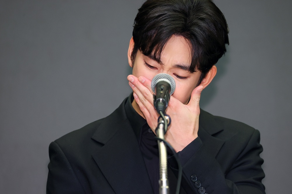 Coreanos fazem petição para aumento de idade de consentimento após morte de Kim Sae-ron