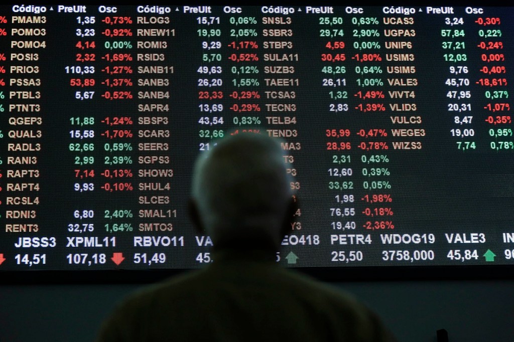 Novas tarifas de Trump entram em vigor nesta quarta e provocam outro dia de queda nas Bolsas