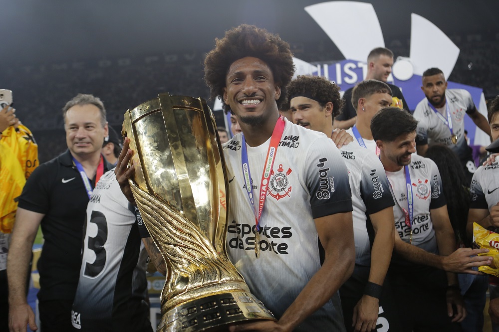 Corinthians renova empréstimo de Talles Magno até o fim da temporada