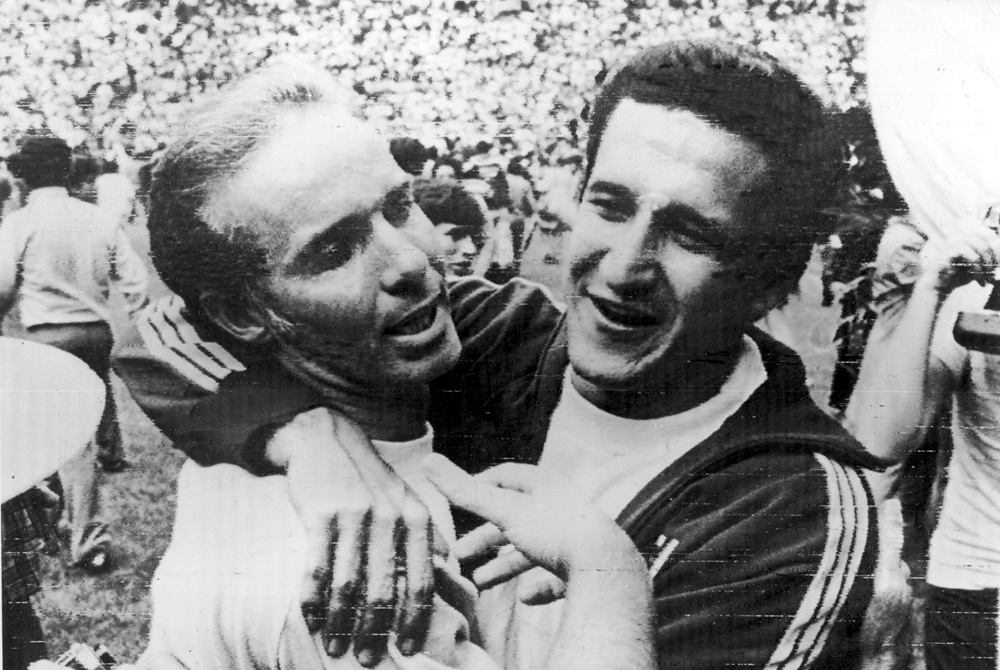 Em livro, Zagallo conta que recebeu convite para treinar a seleção, em 1970, enquanto dirigia o próprio carro