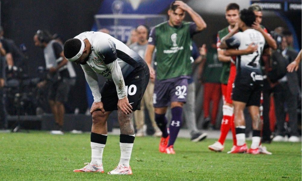 Corinthians perde para o Huracán na estreia da Sul-Americana e encerra período invicto em Itaquera