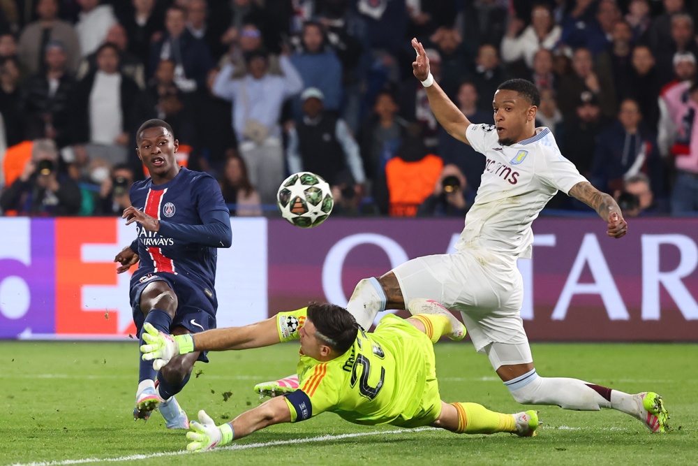 PSG supera Dibu Martínez, bate Aston Villa e fica perto da semifinal da Liga dos Campeões