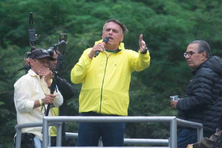 O ex-presidente Jair Bolsonaro e apoiadores se reuniram para pedir anistia para os condenados do 8 de janeiro,