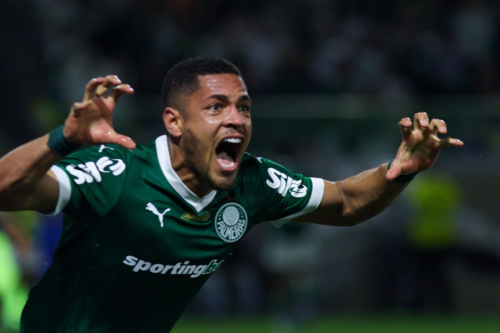 Jornal espanhol aponta ‘momento crítico’ de Vitor Roque no Palmeiras: ‘Flaco López deu um recital’