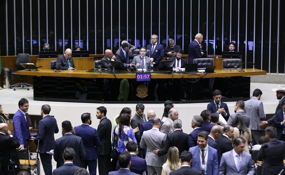 Partido de Bolsonaro reforça obstrução por anistia e trava comissões na Câmara dos Deputados