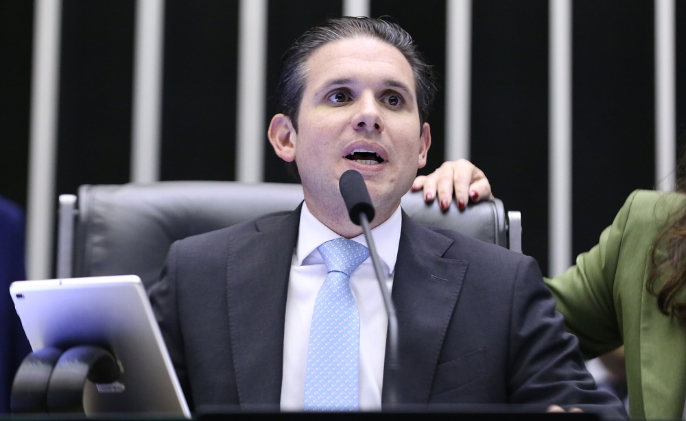 Hugo Motta discutirá anistia a presos por atos do 8 de Janeiro com líderes partidários da Câmara