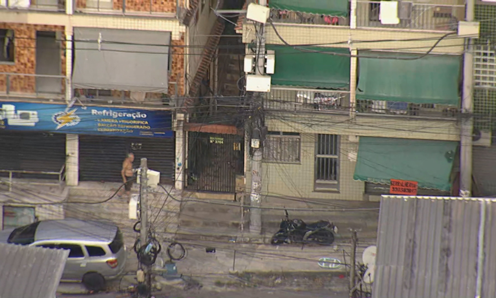 Milícia em Rio das Pedras instala portões e cobra taxas por chaves para moradores
