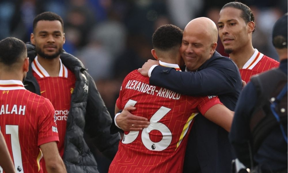 Liverpool derrota Leicester e se aproxima do 20º título do Campeonato Inglês