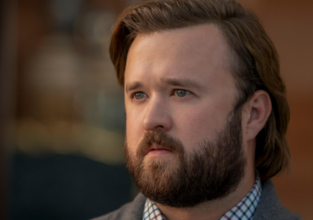 Haley Joel Osment se desculpa por insulto antissemita a policial durante prisão