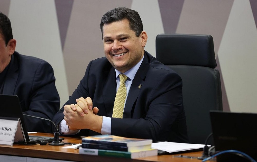 Alcolumbre pauta votação do fim da escala 6×1 para a próxima quarta-feira