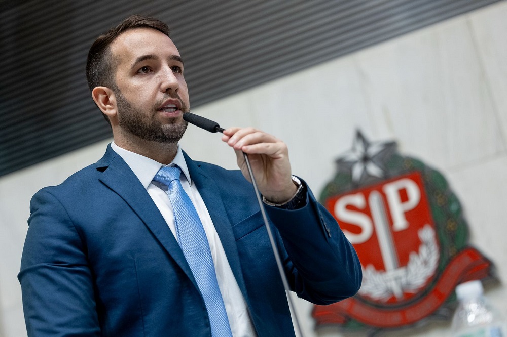 Deputado propõe fim das cotas para pessoas trans em concursos e universidades estaduais de SP