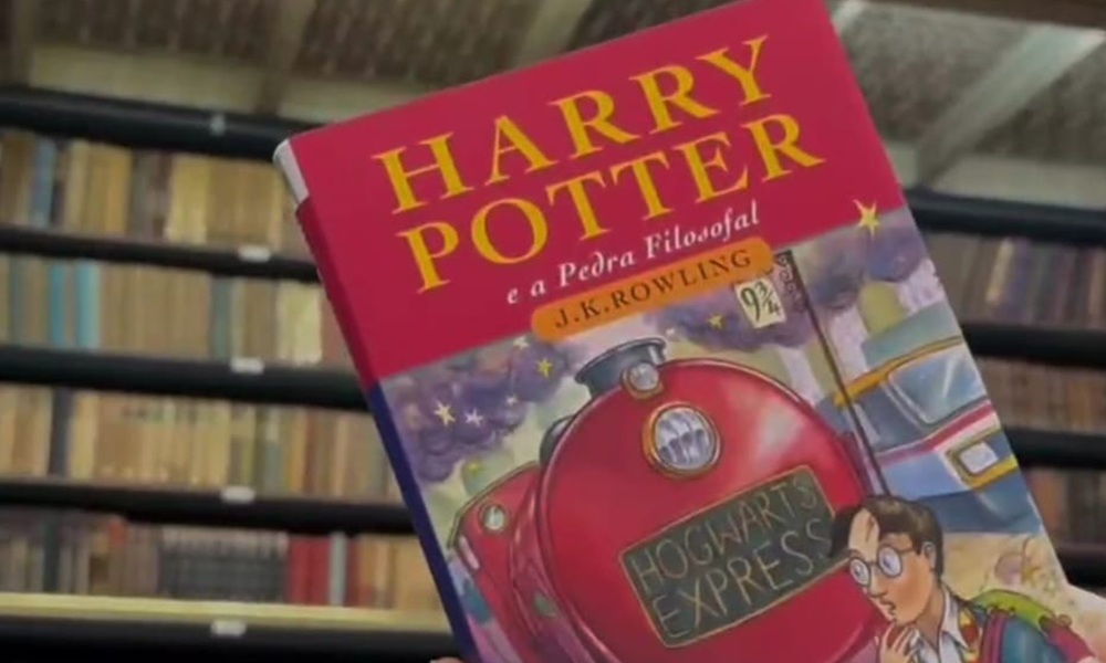 Edição comemorativa de ‘Harry Potter’ chega ao Brasil em abril