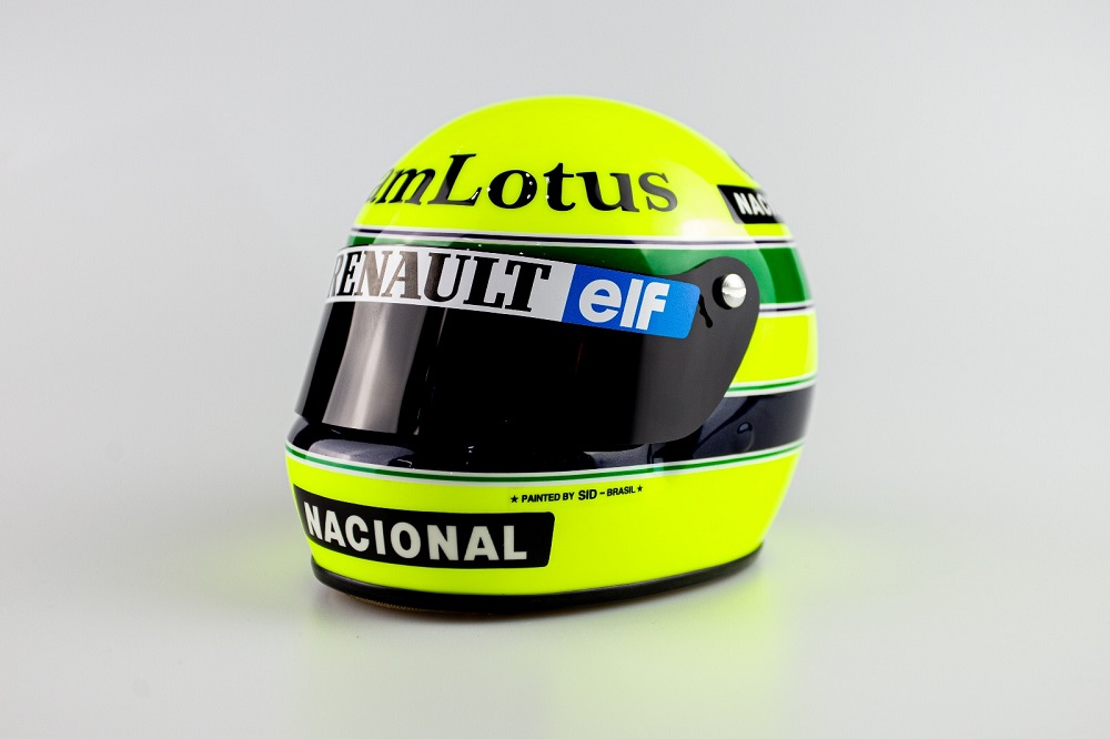 Miniatura de capacete celebra os 40 anos da primeira vitória de Ayrton Senna na Fórmula 1