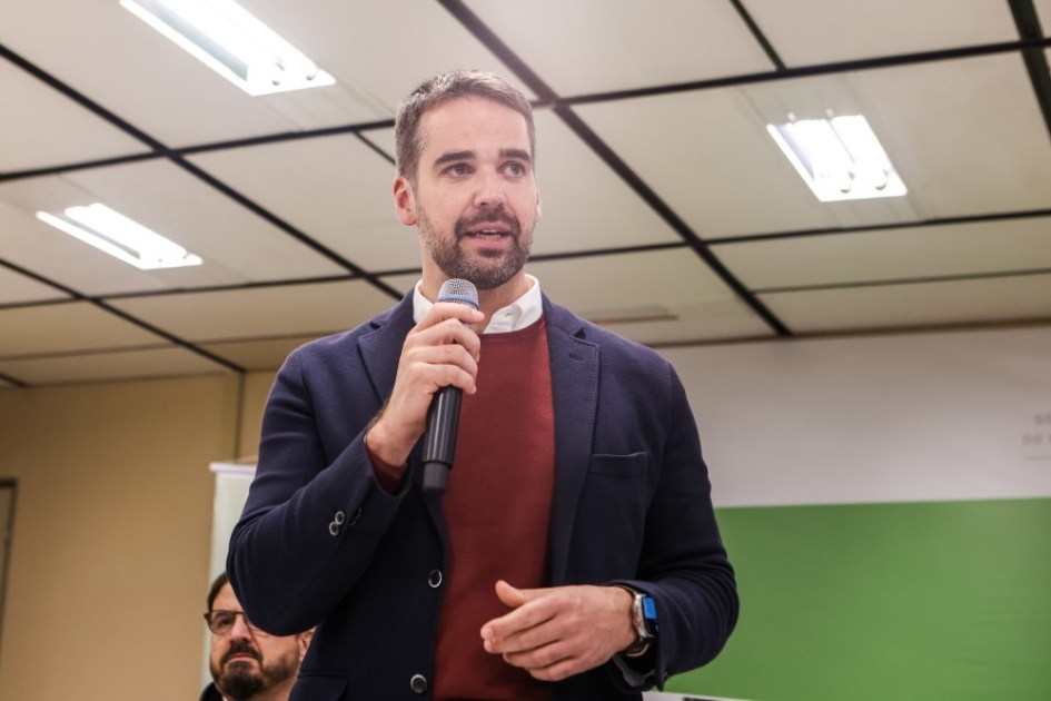 Eduardo Leite discursa