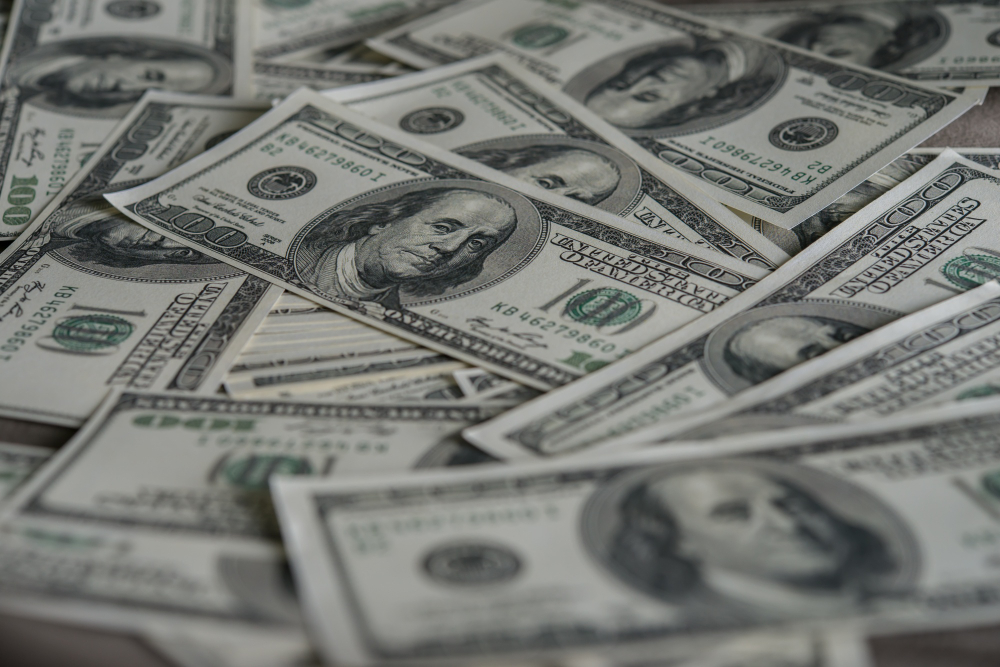 Dólar fecha em queda com alívio nas tensões comerciais entre EUA e China