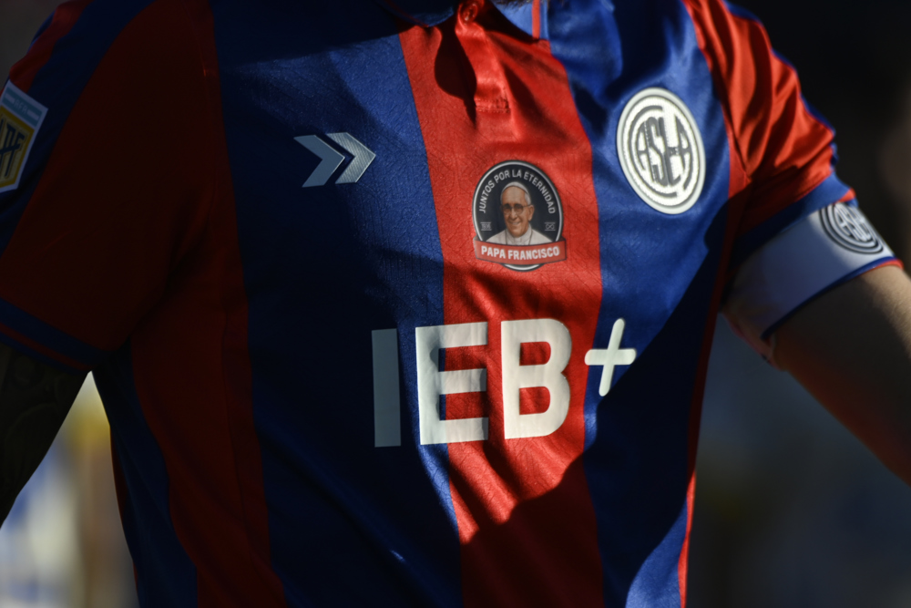 Jogadores do San Lorenzo, time do papa Francisco, fazem greve por salários atrasados