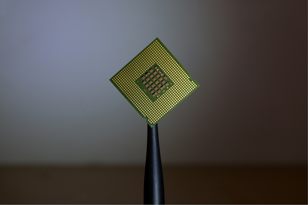 Japão estuda ajudar EUA a fortalecer cadeias de suprimentos de semicondutores e minerais