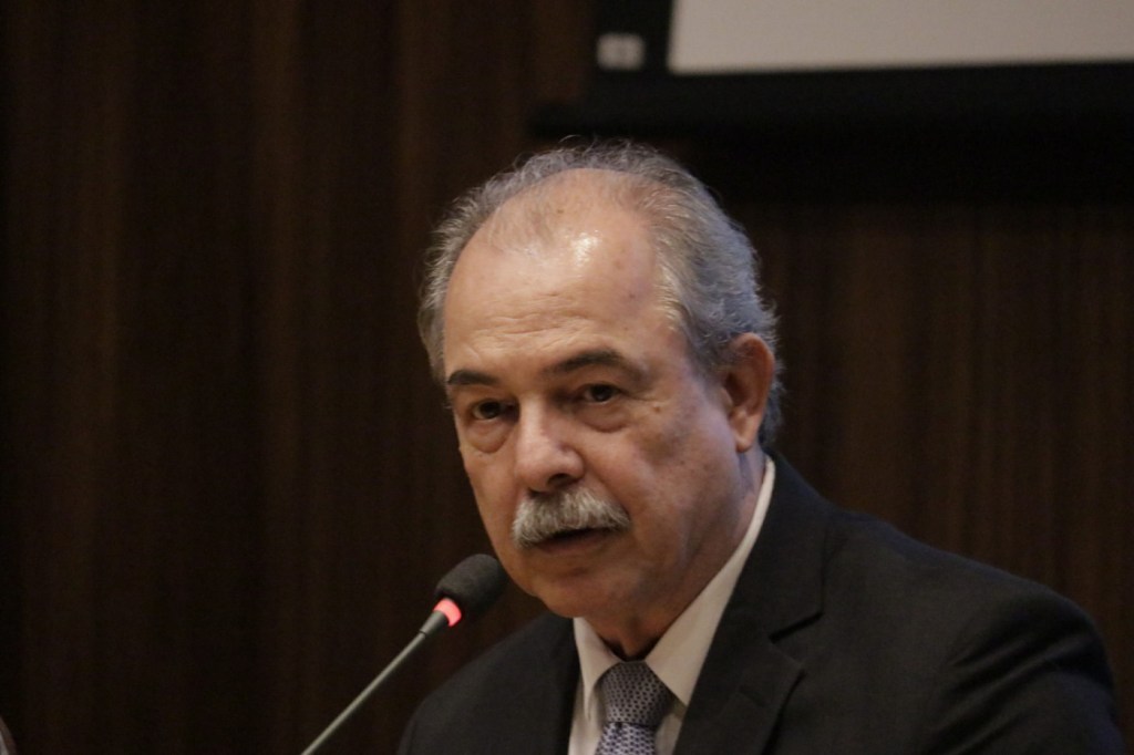 ‘Se ficar quatro anos com briga entre governo federal e estadual, nós não vamos sair do lugar’, diz presidente do BNDES