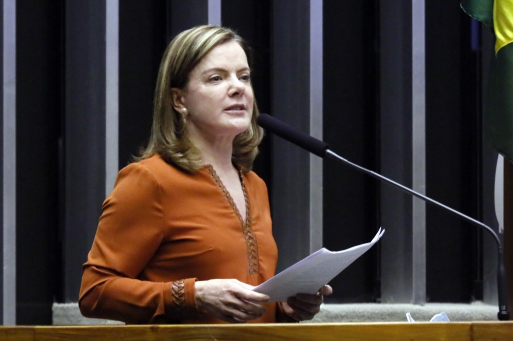 Gleisi Hoffmann apresenta queixa-crime no STF contra Gilvan da Federal por injúria e difamação