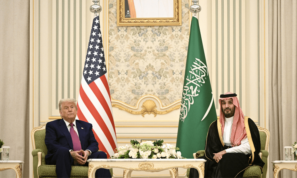 Trump aprova acordo que pode aproximar Arábia Saudita de arma nuclear