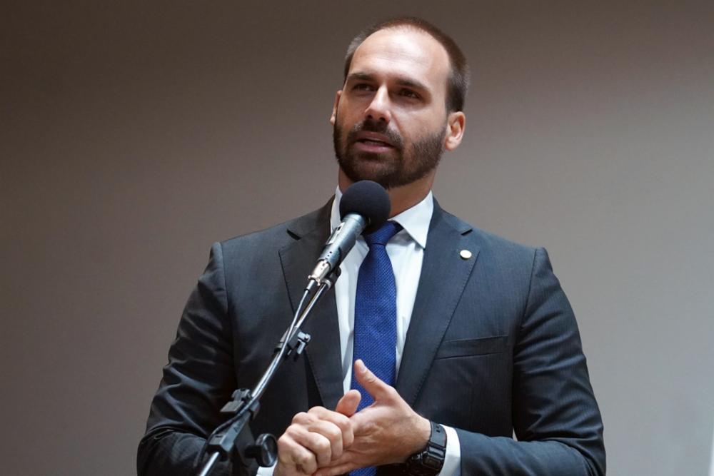 Eduardo Bolsonaro 'critica' vice de Flávio em dia de anúncio da chapa