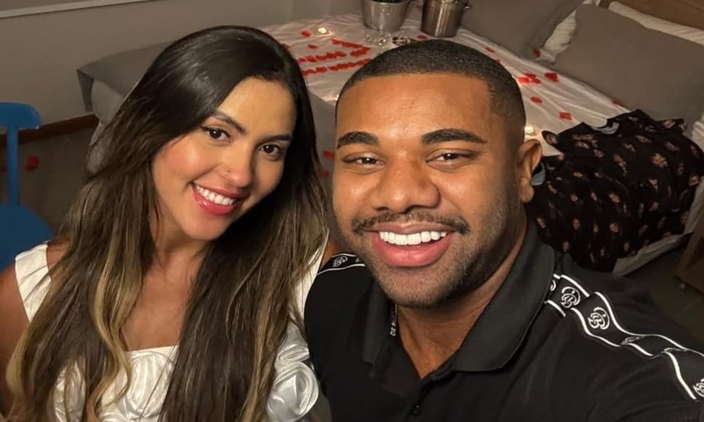 Após se separar por anunciar gravidez, Davi Brito revela que ex-namorada perdeu o bebê